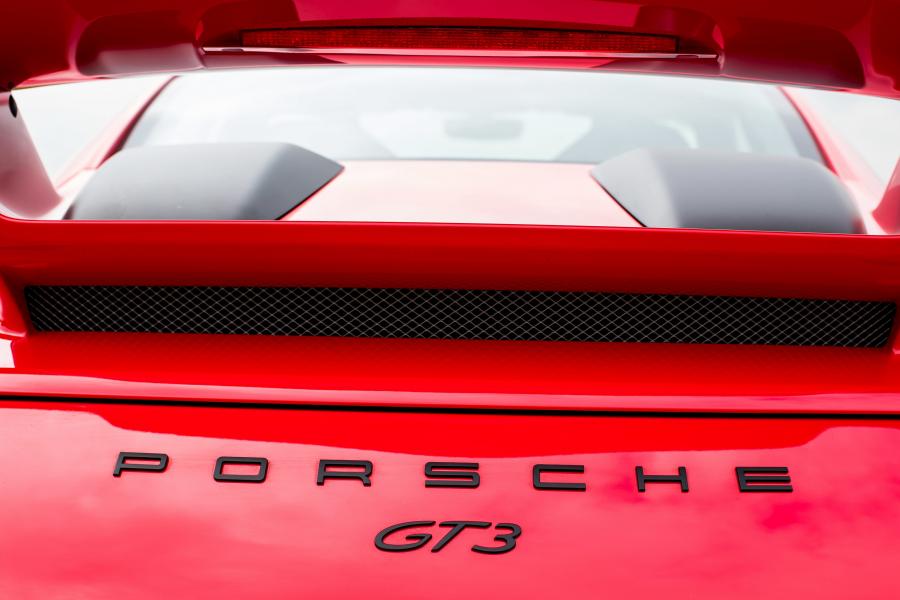 Логотип Porsche 911 GT3 (991) 2017 года  (UK) (фото 13 из 42)